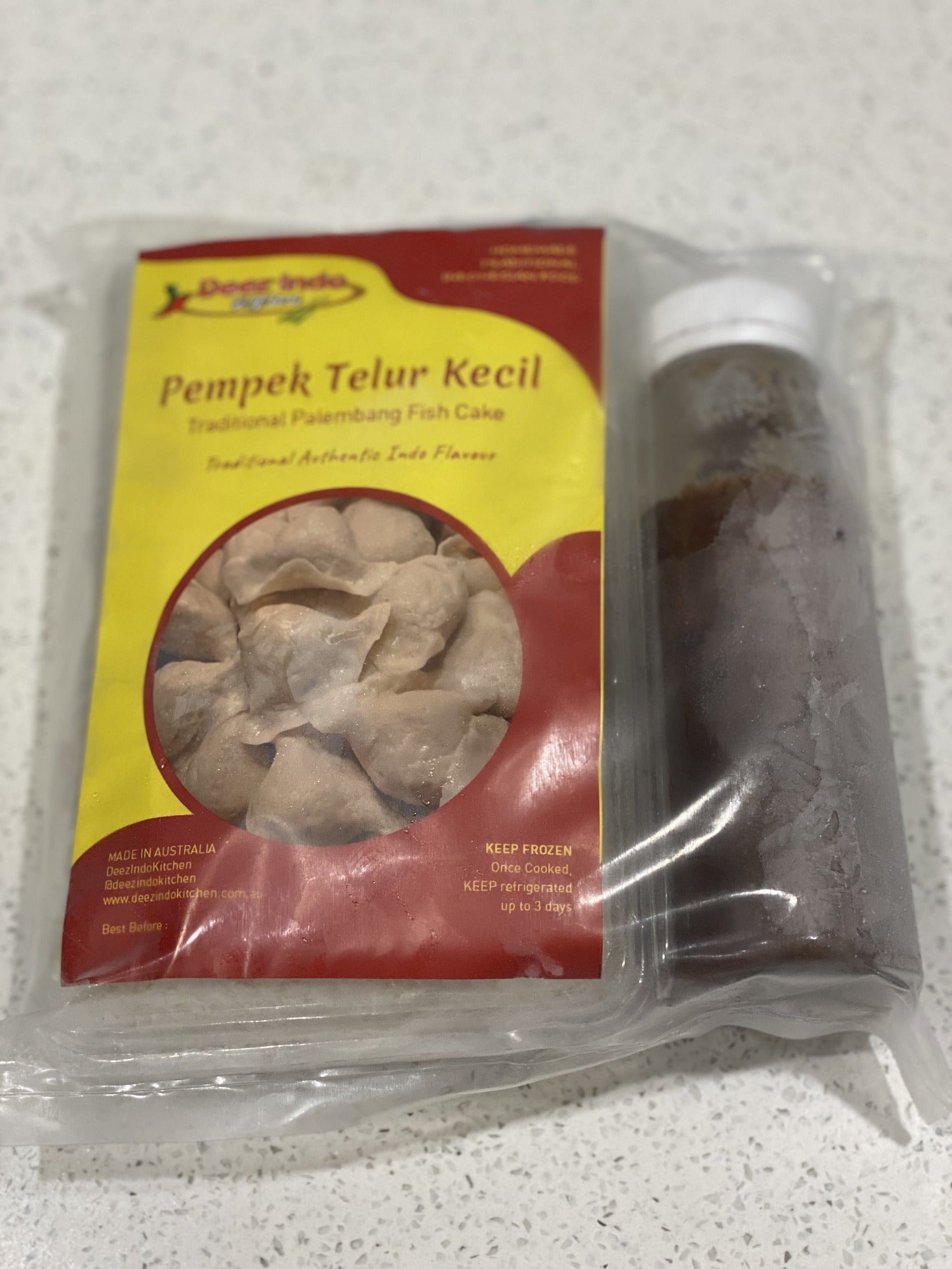 Paket Pempek Telur Kecil (Palembang Fish cake filled with a whipped egg mix) - In Stock